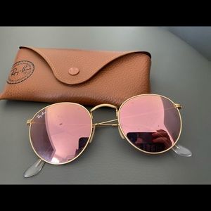Round style Ray-ban sunglasses!